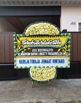 Papan Bunga Duka di Medan Amplas