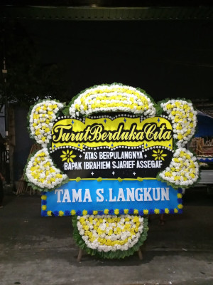 Papan Bunga Duka di Medan Amplas